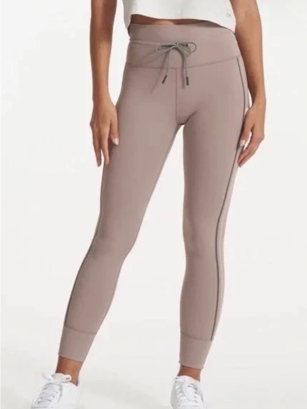 Vuori Daily Pocket High-Rise Ankle Leggings Stretch drawstring in Taupe Size M